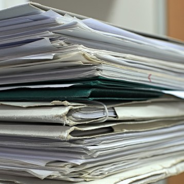 Klauzule ESG w umowach handlowych i finansowych jako instrument alokacji ryzyka